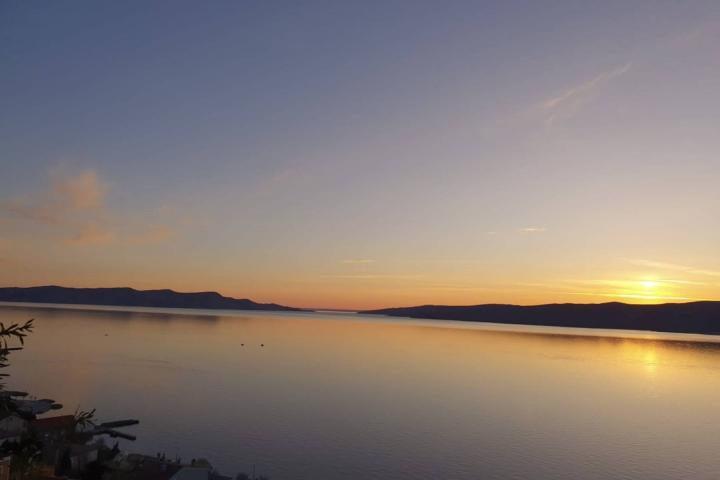 Senj, lijepi trosoban stan 64 m2, s prekrasnim pogledom na more