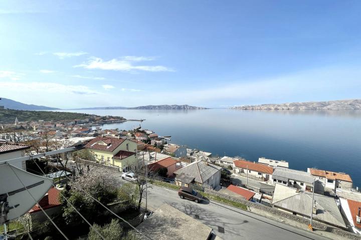 Senj, lijepi trosoban stan 64 m2, s prekrasnim pogledom na more