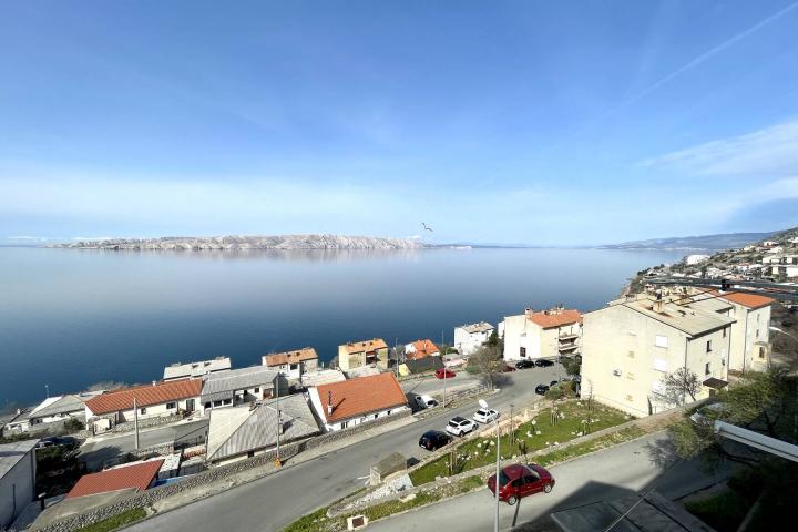 Senj, lijepi trosoban stan 64 m2, s prekrasnim pogledom na more