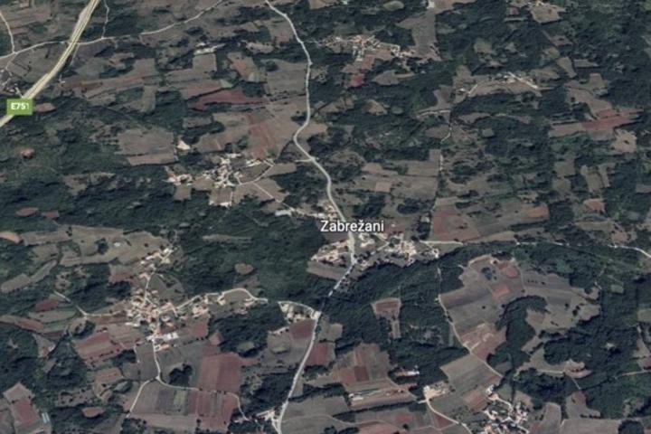 Zabrežani okolica, građevinsko zemljište 1165 m2, ravno i očišćeno