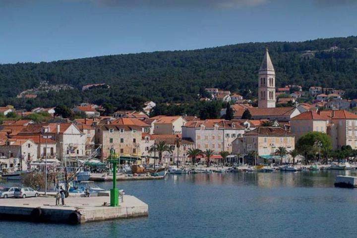 Brač, Supetar, poljoprivredno zemljište s pogledom na more