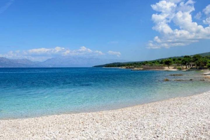 Brač, Supetar, poljoprivredno zemljište s pogledom na more