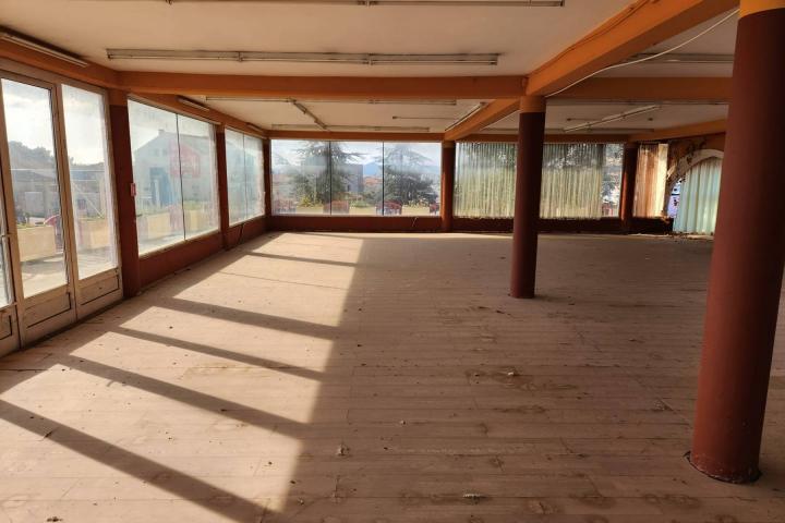 Zadar, Poslovno-stambeni prostor 1812 m2 za dugoročan najam