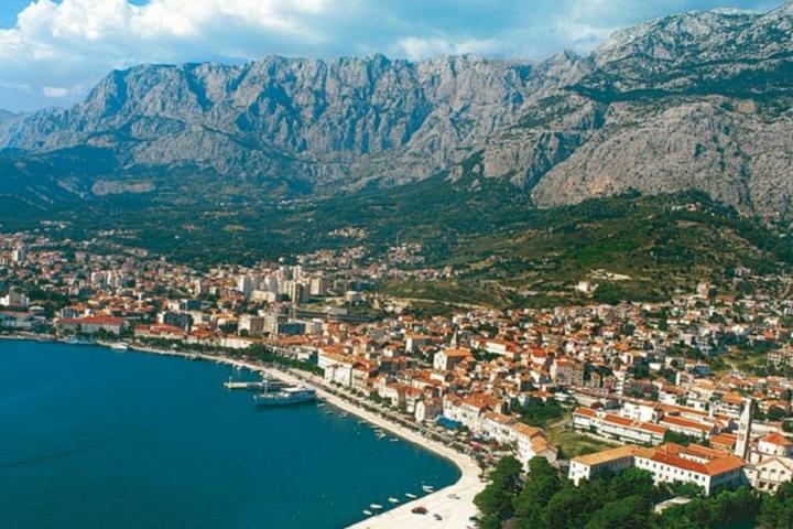 Makarska, građevno zemljište s pogledom na more