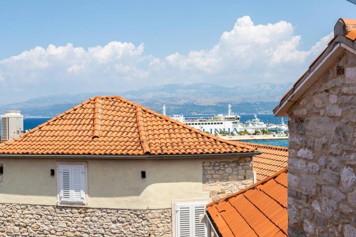 Otok Brač, kamena kuća s restoranom na vrhunskoj lokaciji