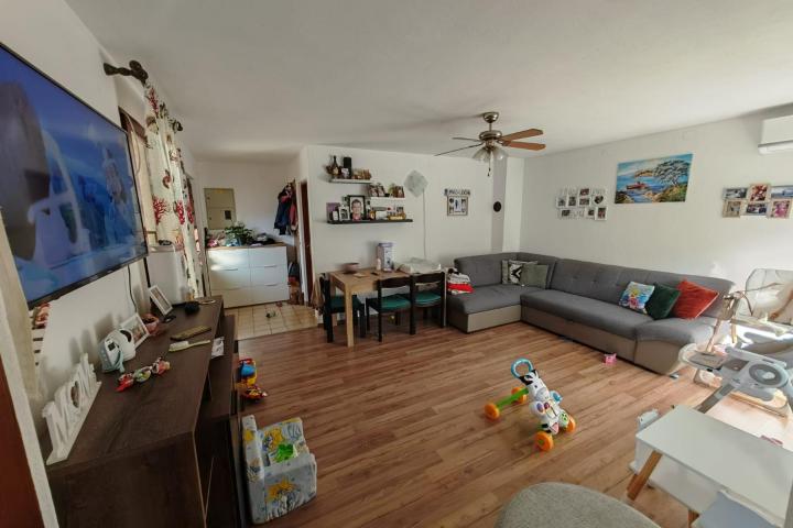 Zadar, Pag, kuća s pet apartmana i pogledom na more, 867, 39 eur/m2