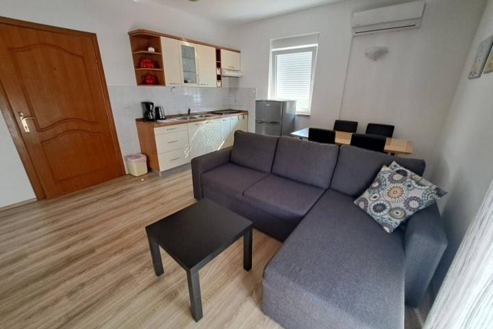 Istra, Medulin, kuća sa 9 apartmana, pogledom more NKP 55O m2