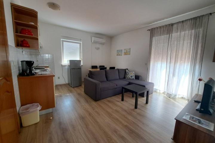 Istra, Medulin, kuća sa 9 apartmana, pogledom more NKP 55O m2