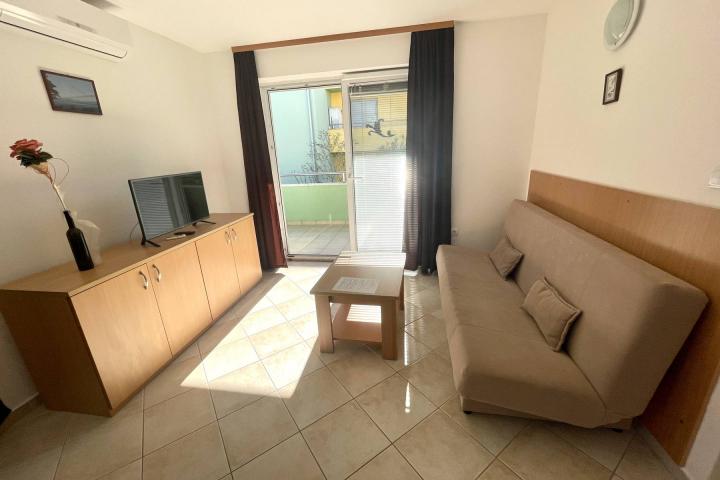 Krk, Soline, lijepi trosoban apartman veličine 73 m2