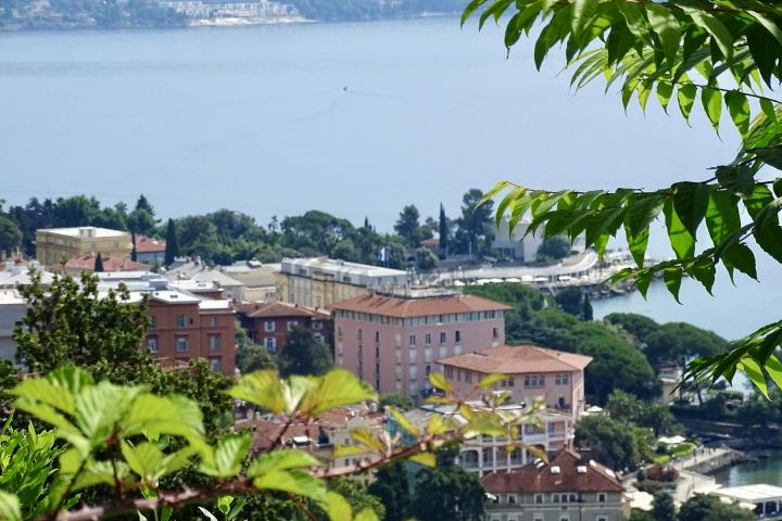 Opatija, Baredi - građevinski teren 2. 056 m2