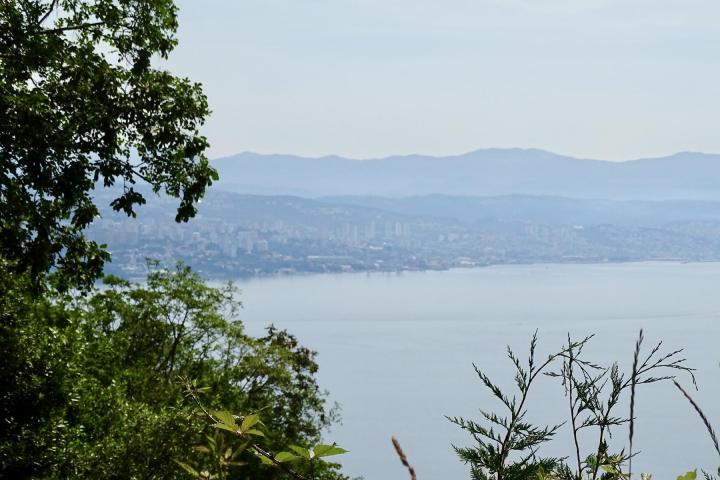 Opatija, Baredi - građevinski teren 2. 056 m2