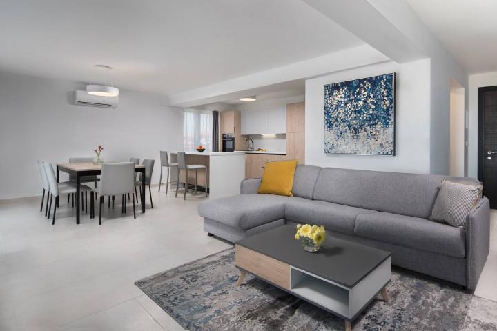 Istra, Umag, penthouse opremljen apartman, terasa, pogled na more D30