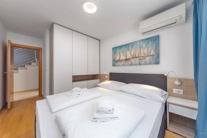 Istra, Umag, penthouse opremljen apartman, terasa, pogled na more D30