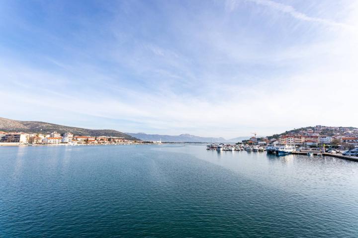 Trogir, Seget Donji,  građevinsko zemljište  560 m2 s pogledom na more