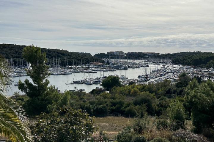 Pula, Nova Veruda, stan s vrtom i pogled Marina Veruda