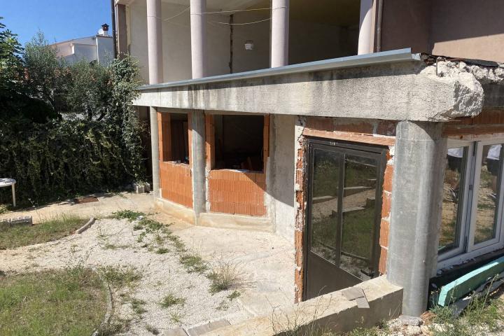 Istra, Rovinj, kuća poslovno - stambene namjene od 645m2