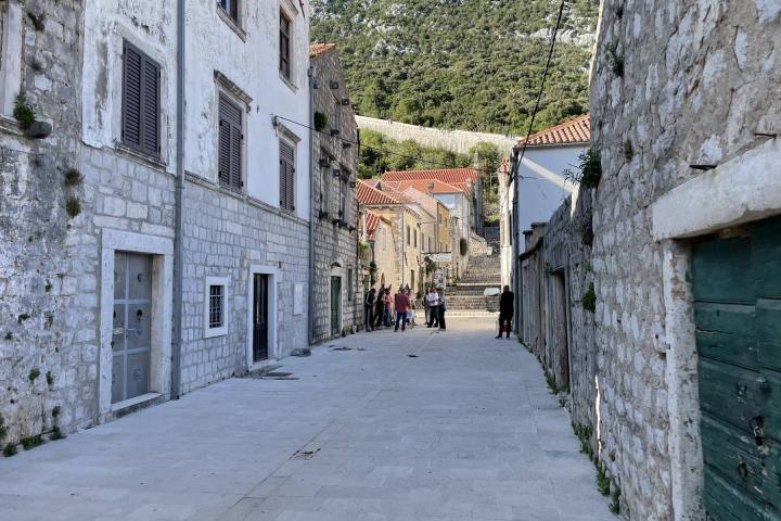 Ston, prekrasna tradicionalna kamena kuća, 450 m2