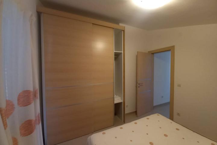 Pula, Pješčana uvala, Penthouse s pogledom na more, vrtom, parking mjestom, NKP 150 m2