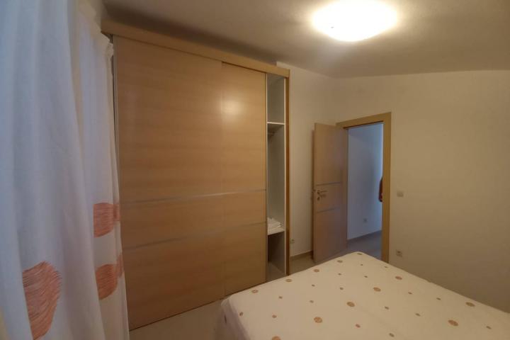 Pula, Pješčana uvala, Penthouse s pogledom na more, vrtom, parking mjestom, NKP 150 m2