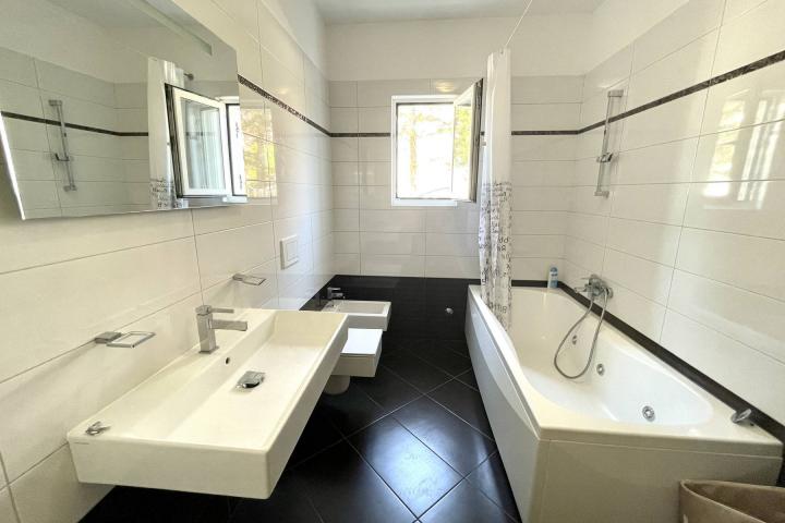 Rab, Barbat, predivna apartmanska vila