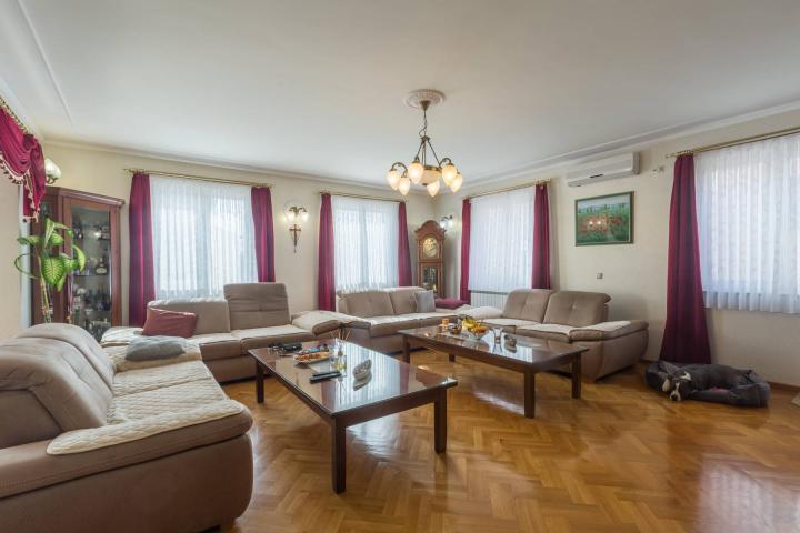 Istra, Rovinj, apartmanska kuća, 13 stanova, uhodani biznis, odlična prilika