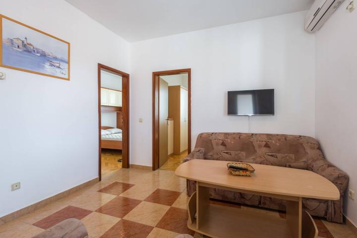 Istra, Rovinj, apartmanska kuća, 13 stanova, uhodani biznis, odlična prilika