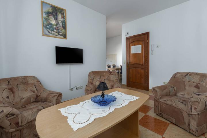 Istra, Rovinj, apartmanska kuća, 13 stanova, uhodani biznis, odlična prilika