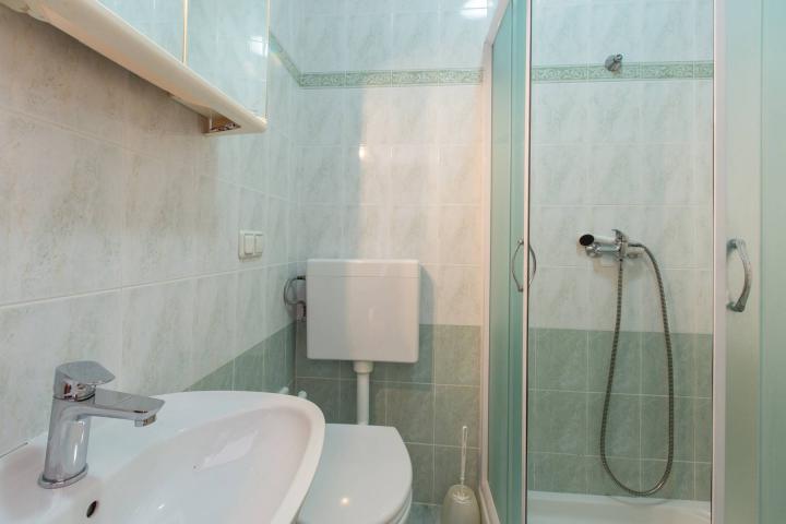 Istra, Rovinj, apartmanska kuća, 13 stanova, uhodani biznis, odlična prilika