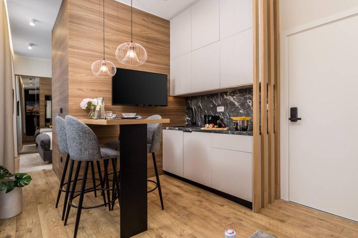 Rijeka, Centar, novouređen luksuzan stan NKP 104 m2 s tri apartmana