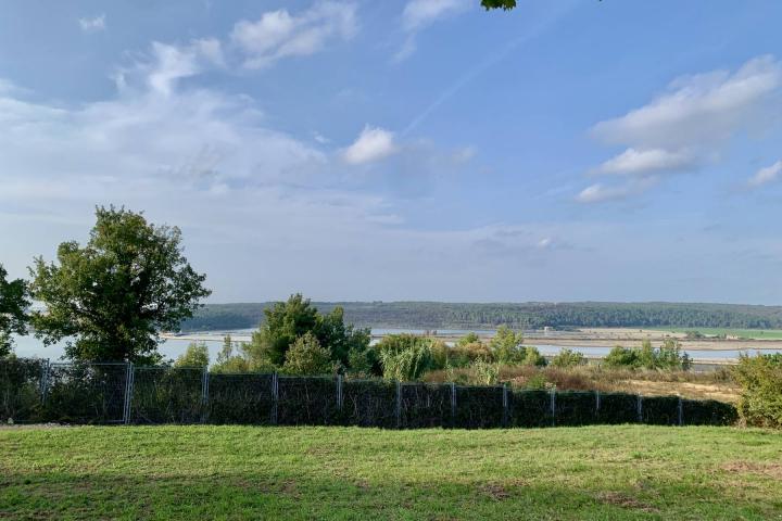 Istra, Tar - građevinsko zemljište 1. red do mora sa panoramskim pogledom