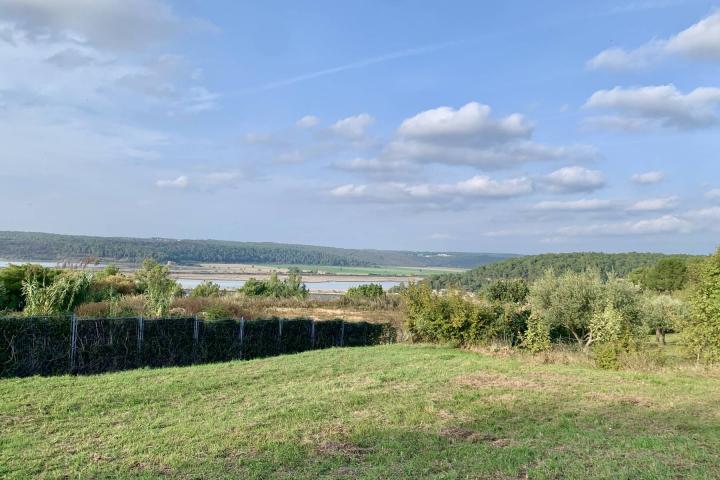 Istra, Tar - građevinsko zemljište 1. red do mora sa panoramskim pogledom