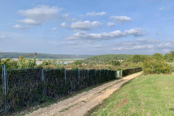 Istra, Tar - građevinsko zemljište 1. red do mora sa panoramskim pogledom