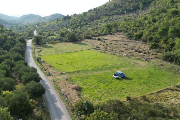 Orašac, poljoprivredno zemljište 9000 m2