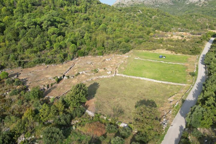 Orašac, poljoprivredno zemljište 9000 m2