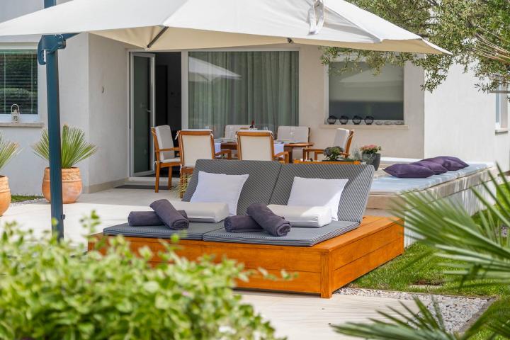 Rovinj, Rovinjsko selo - prekrasna villa s wellnessom i bazenom, NKP 224 m2