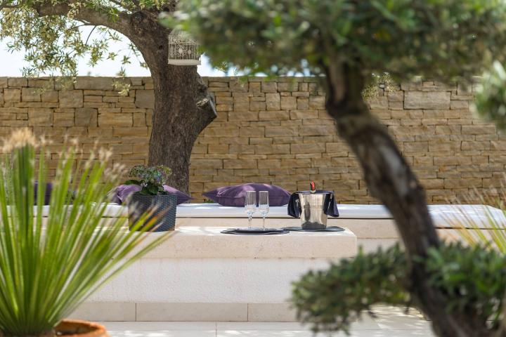 Rovinj, Rovinjsko selo - prekrasna villa s wellnessom i bazenom, NKP 224 m2