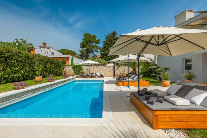 Rovinj, Rovinjsko selo - prekrasna villa s wellnessom i bazenom, NKP 224 m2