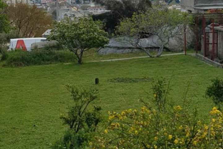 Solin, samostojeća kuća s otvorenim pogledom