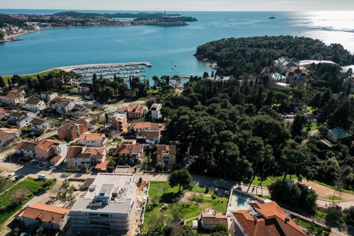 Istra, Rovinj, apartmanska kuća od 400m2 na 150 metara od mora