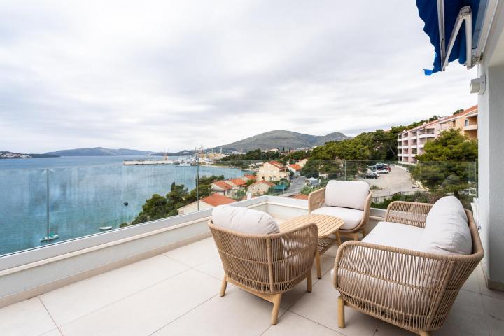 Trogir, Čiovo, moderan penthouse s panoramskim pogledom na more