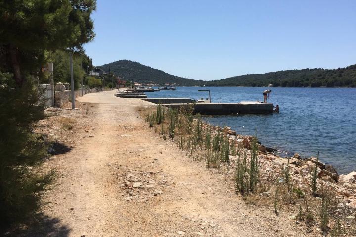  Kaprije, građevinsko zemljište s prekrasnim pogledom na Kornate