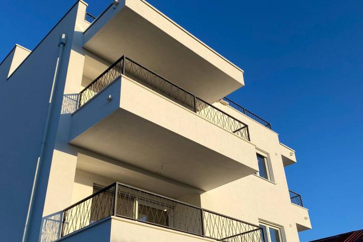 Trogir, Čiovo komforan  penthouse 141 m2  terasa s pogledom na more 