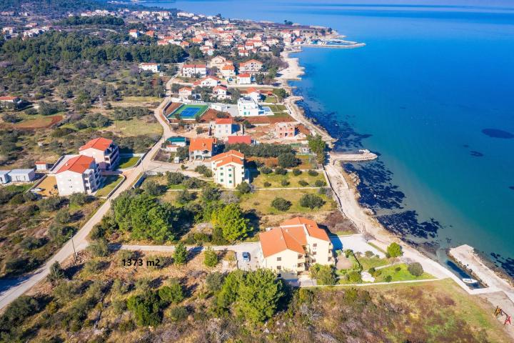 Zadar, Pašman, građevinsko zemljište 1312m2, drugi red do mora