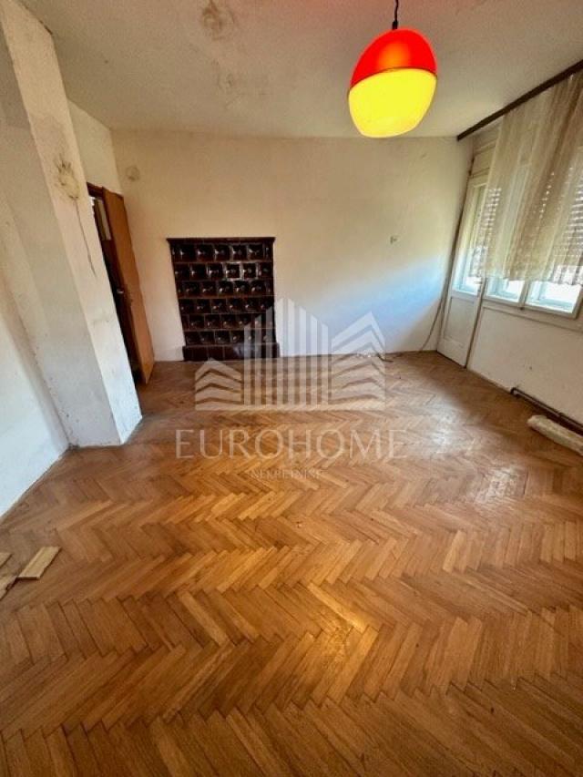 PRILIKA 542EUR m2, Kuća s okućnicom, 240m2, okolica Velike Gorice