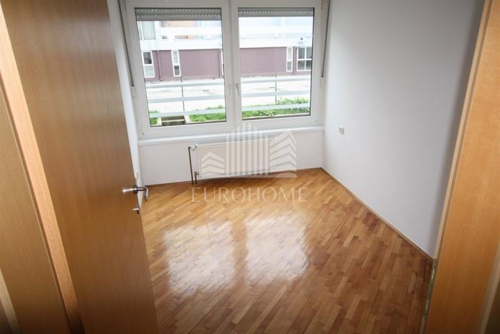 TROSOBAN STAN 60m2, SOKOLGRADSKA, TREŠNJEVKA