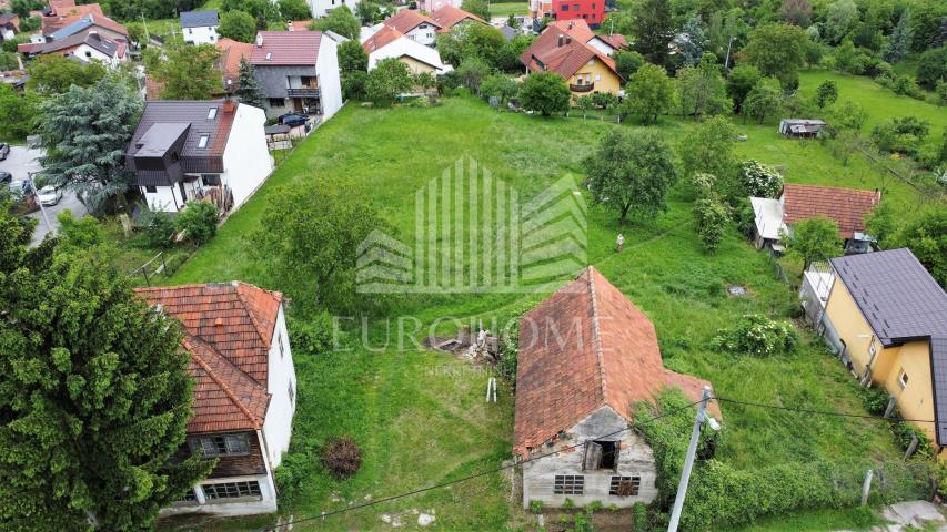 GRAĐEVINSKO ZEMLJIŠTE 148€/m2 - Gornje Vrapče 4193 m2 - prilika za investiciju