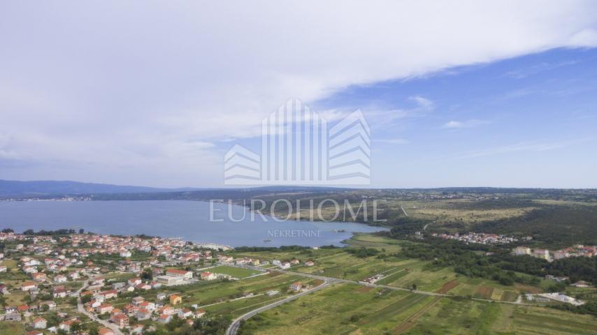 PRILIKA! Villa s bazenom 280m2, Posedarje