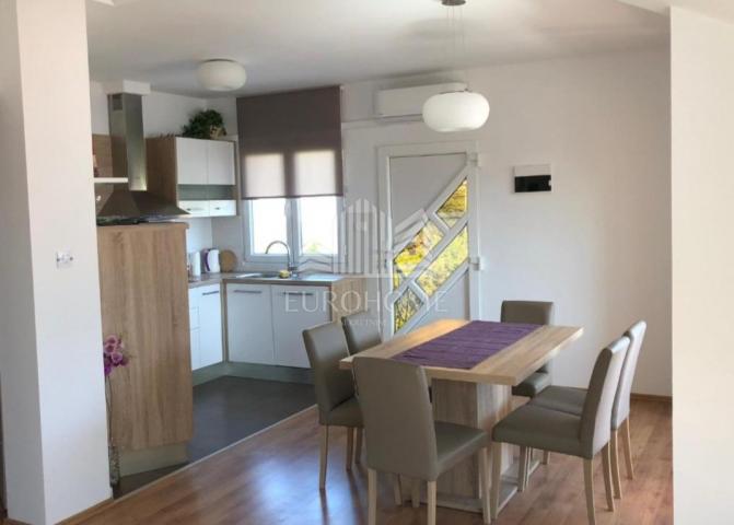 Korčula, luksuzan, komforan trosoban apartman, 150 metara do mora