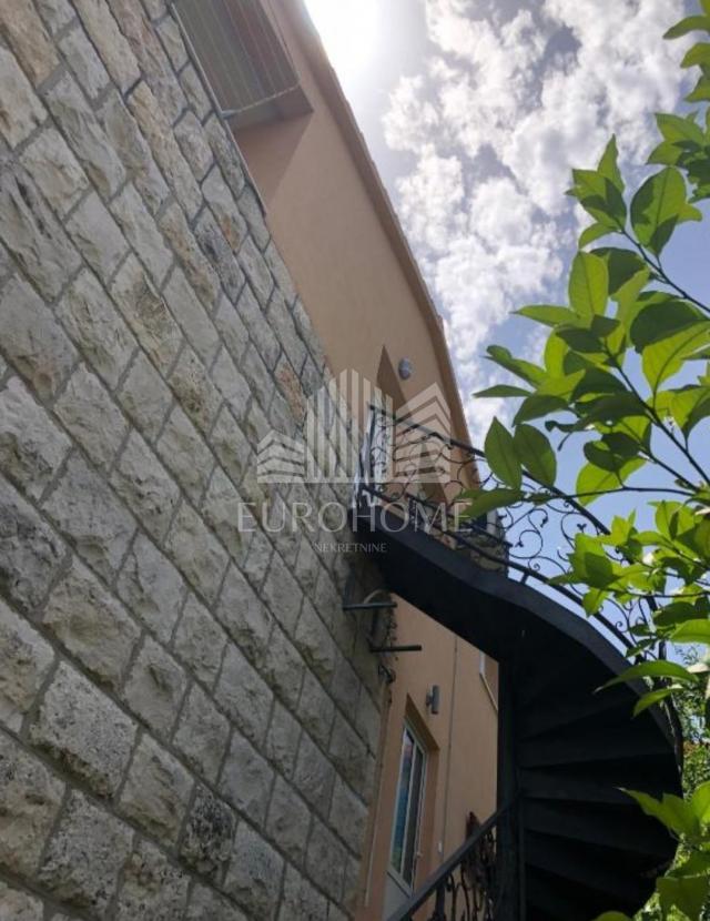 Korčula, luksuzan, komforan trosoban apartman, 150 metara do mora