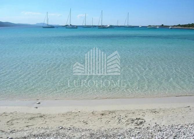 Dugi otok-Soline, građevinsko zemljište 150 m od mora